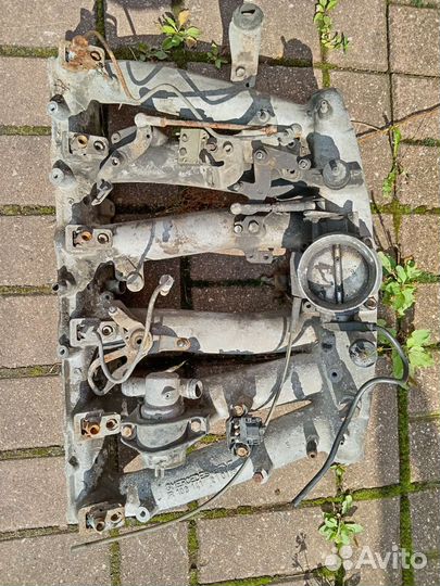 Впускной колектор на мерседес 124