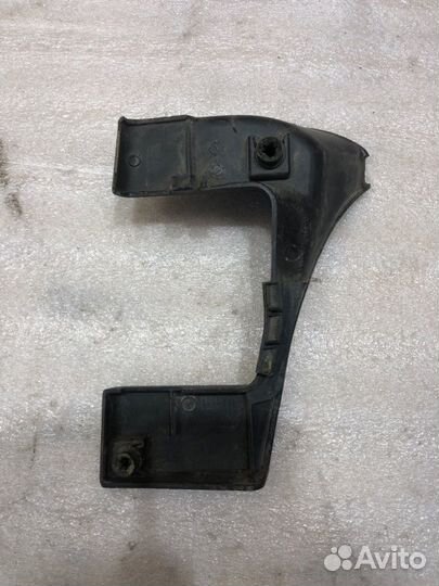 Накладка петли багажника задняя левая Porsche