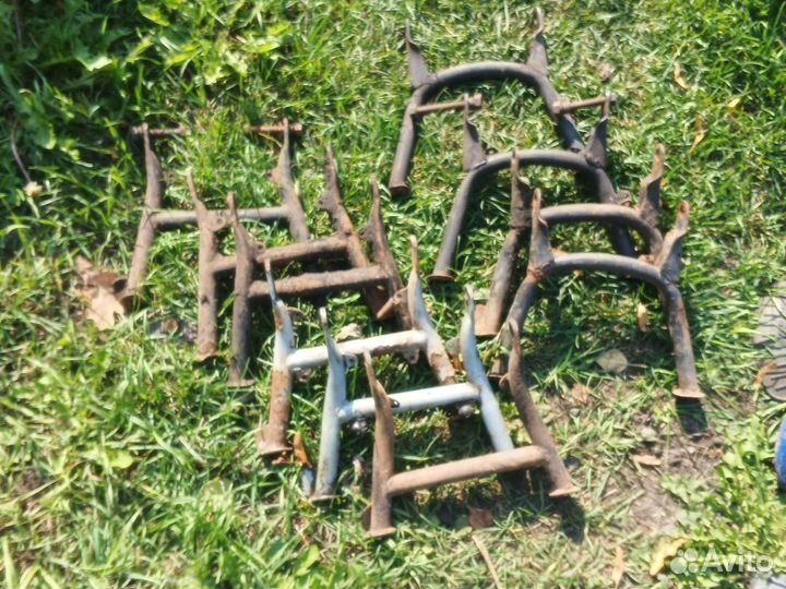 Центральная подножка мотоцикла иж