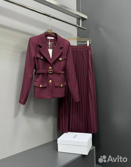 Костюм женский с юбкой dior