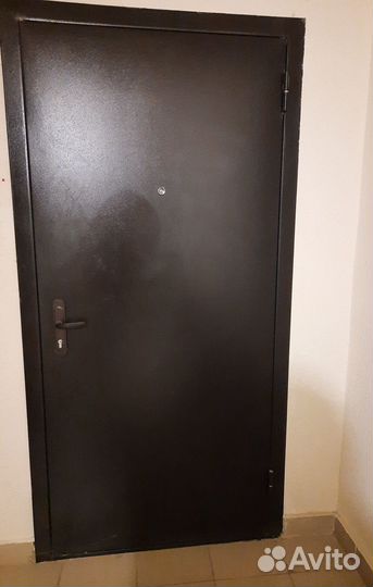 Металлическая дверь бу из новостроек