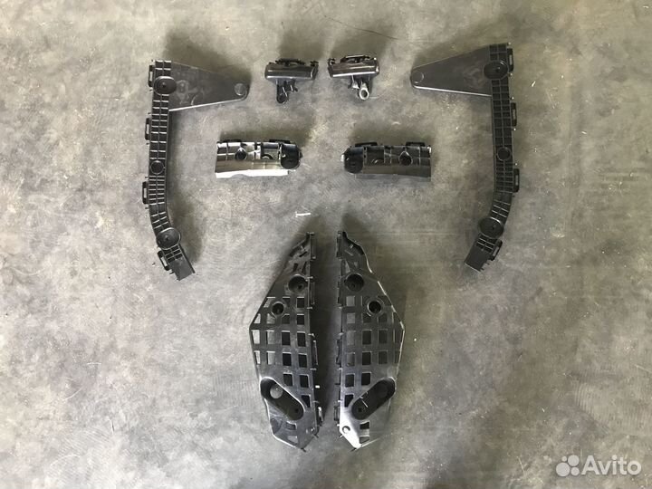 Крепления заднего бампера Toyota Sienna 2021