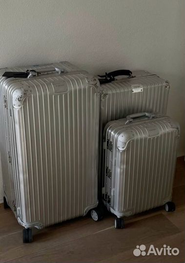 Чемодан rimowa