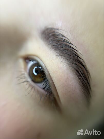 Коррекция и окрашивание бровей