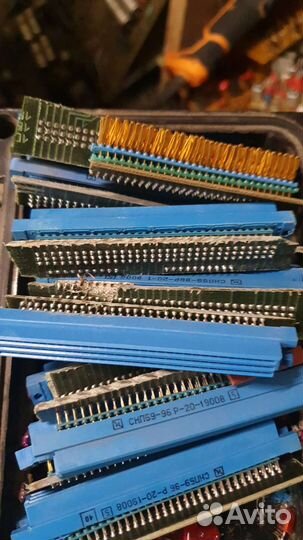 Часы и радиодетали au