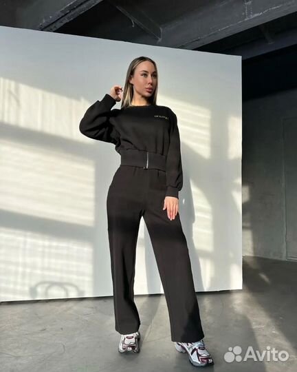Костюм женский