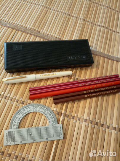 Готовальня ручка Ярославна карандаши СССР