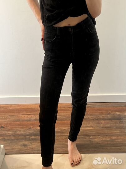 Джинсы bershka 36