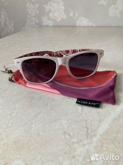 Солнцезащитные очки Mary Kay