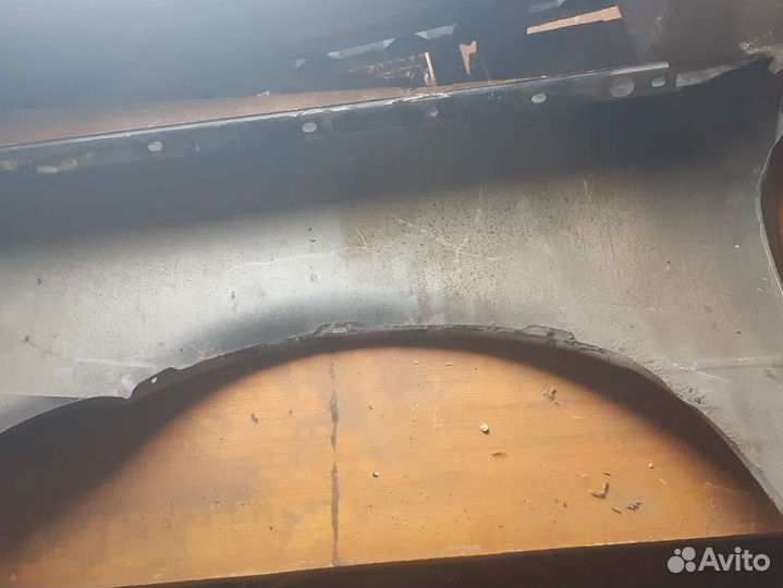 Крыло переднее правое