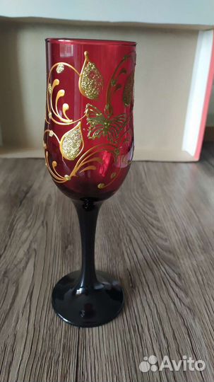 Набор бокалов для шампанского и рюмок