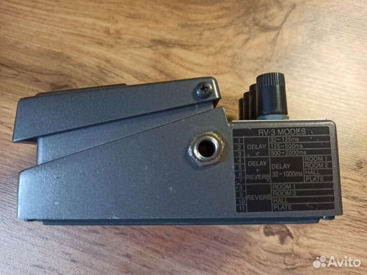 Гитарная педаль Boss RV-3 Digital Reverb Delay