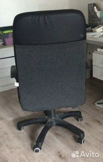 Компьютерное кресло