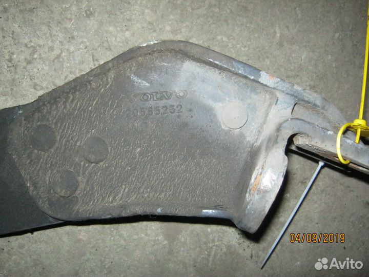 Кронштейн траверсы поперечной левый FH13 Volvo