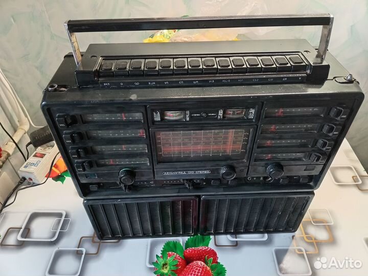 Радиоприемник высшего класса Ленинград-010