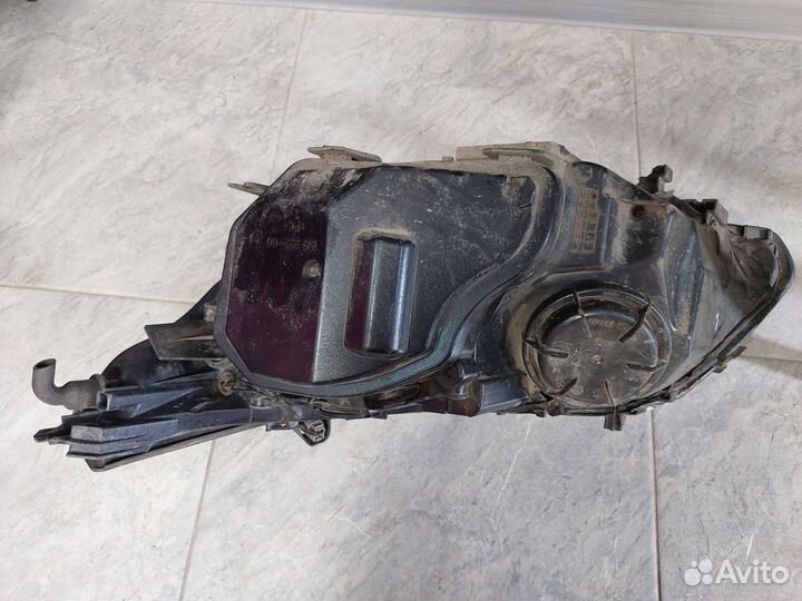 Фара ксеноновая правая передняя BMW 5 e60