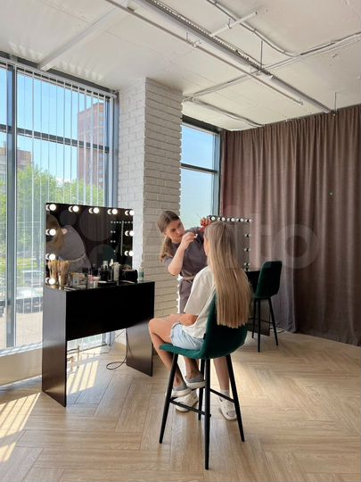 Стойка визажиста