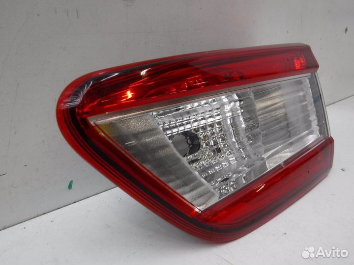 Фонарь задний правый внутренний на Subaru XV