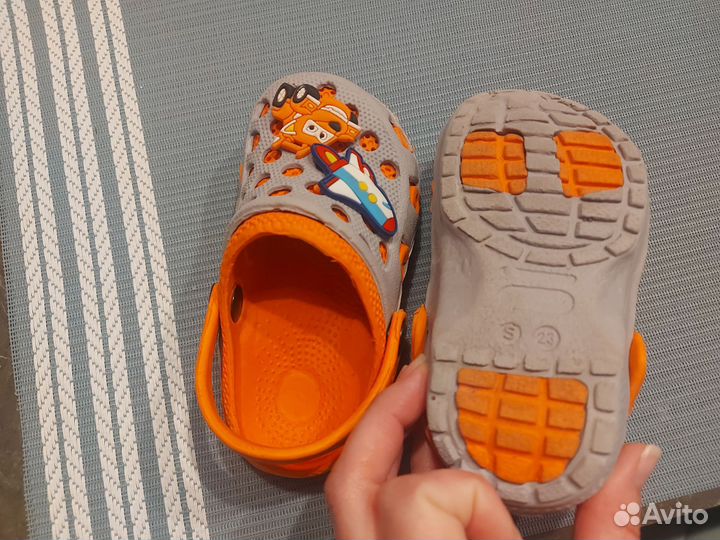 Сандали под crocs