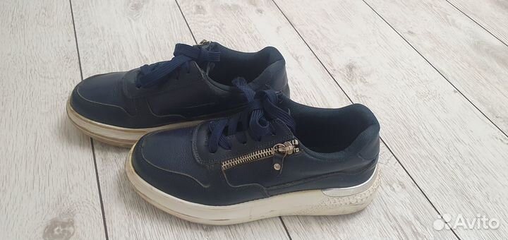 Кроссовки для девочек (37 р, 35 р)
