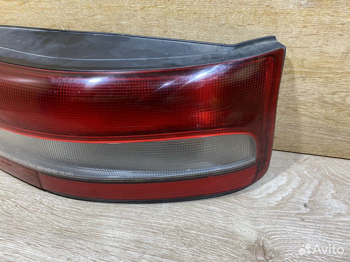 Фонарь правый Mazda 323 BG Арт. 111498