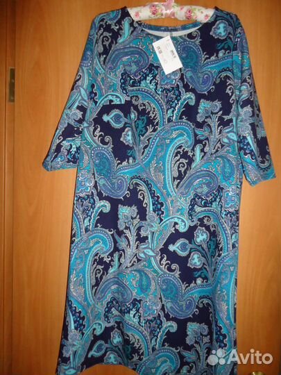 Платье новое жен 50/52р,прямое,вискоза45,москва