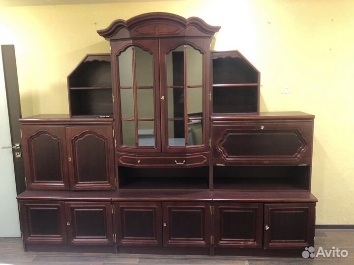 Стенка горка в гостиную бу