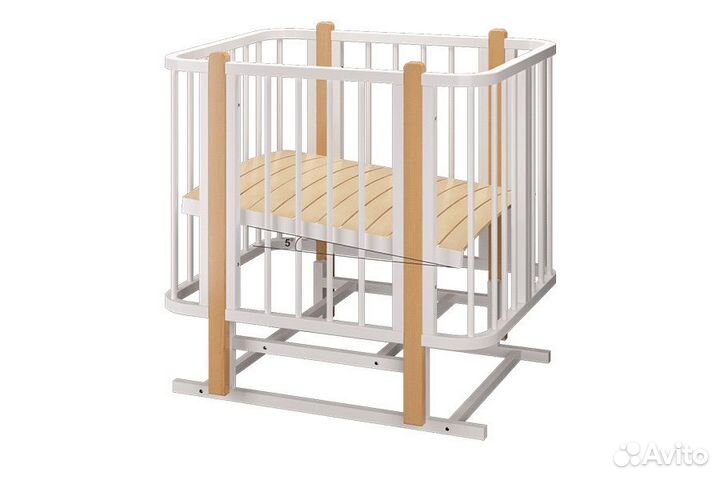 Детская кроватка с продольным маятником