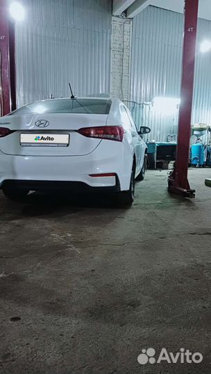 Hyundai Solaris 1.4 МТ, 2019, битый, 123 000 км