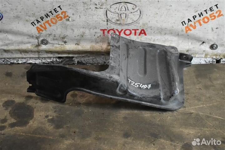 Пыльник двигателя правый Suzuki Swift 3 поколение