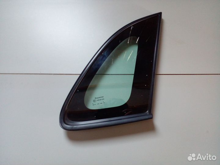 Стекло глухое левое Lexus GX460 2011 год