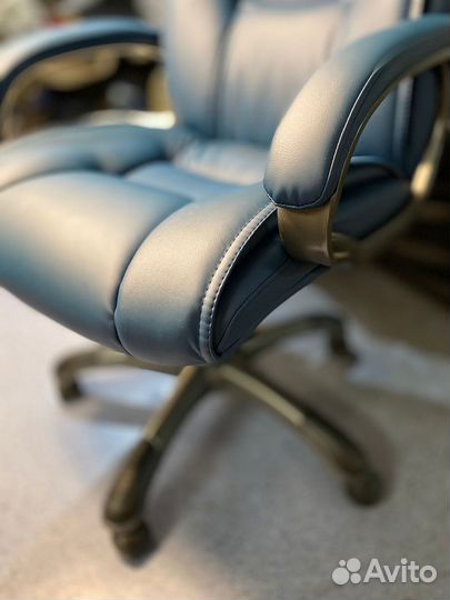 Компьютерное кресло
