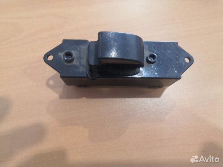 Кнопка стеклоподъемника Mitsubishi Lancer 10 1.8
