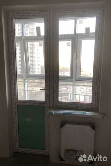 Оконный блок с дверью