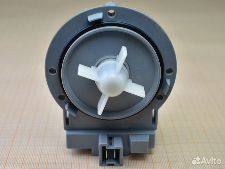 Помпа на 3 винтах, выводы вперед вместе, Askoll