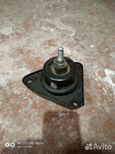 Правая подушка двигателя киа сид 2011г