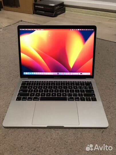 Apple MacBook Pro 13 2017 256gb + 10 циклов заряда
