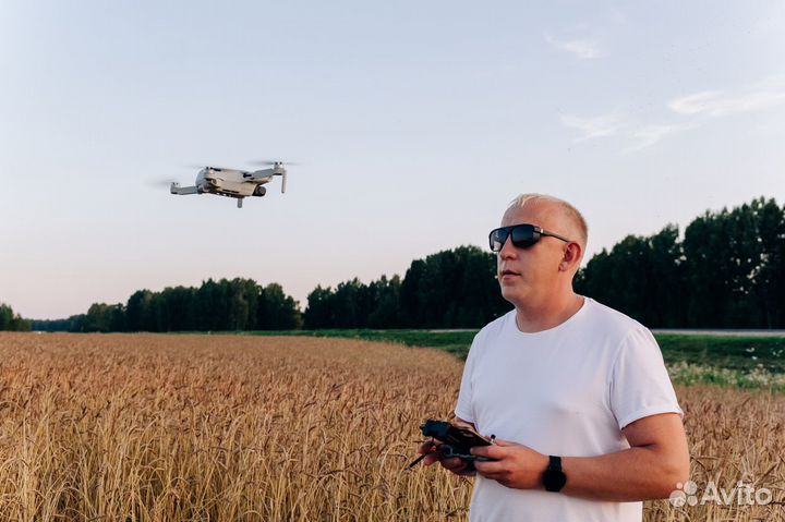 Видеосъемка свадьбы, Видеооператор