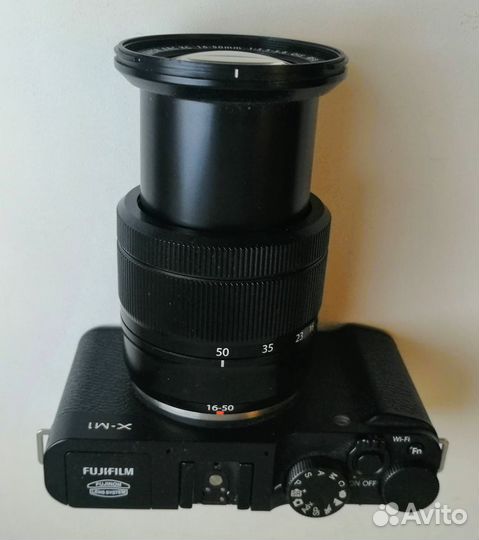 FujiFilm X-M1 беззеркальная камера с объективом