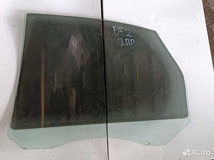 Стекло задней правой двери Ford Focus 2