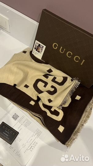 Шарфы платки палантины Gucci