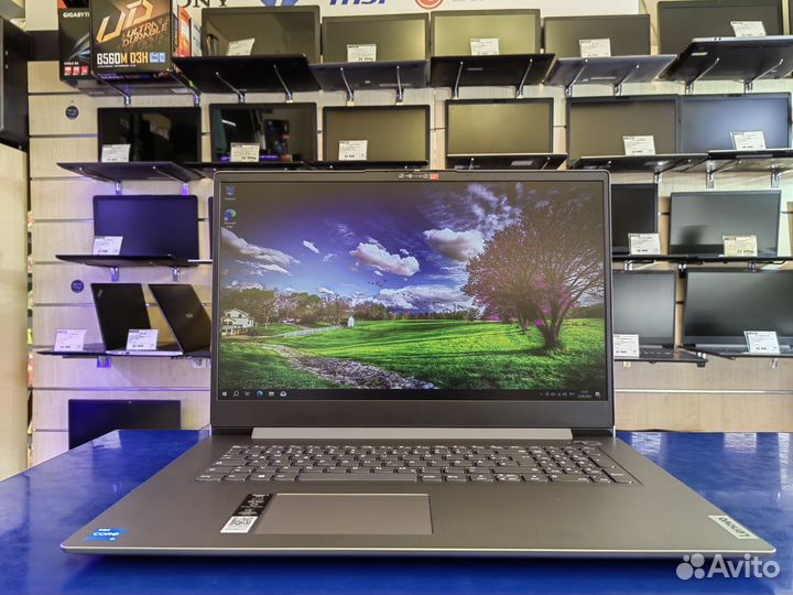 Ноутбук Lenovo 17.3