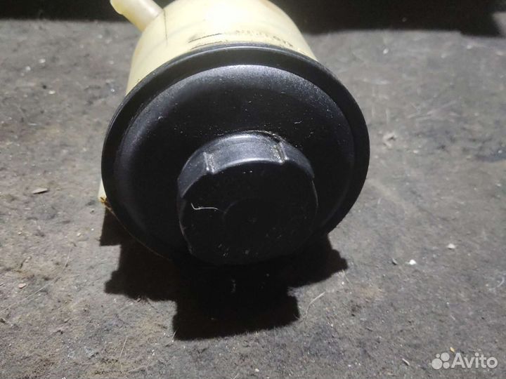 Бачок гура Nissan Maxima A32 cefiro