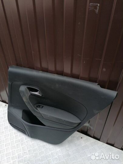 Обшивка двери прав. зад. Volkswagen Polo