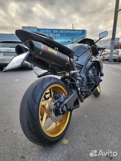 Yamaha r1