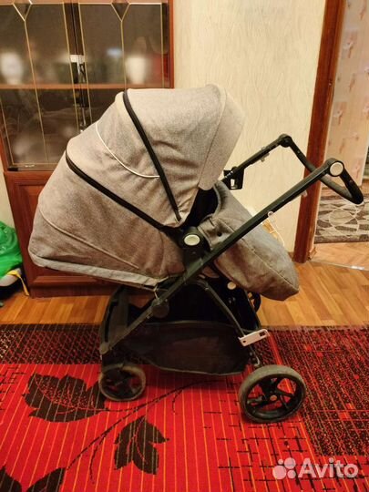Прогулочная коляска с реверсивным блоком
