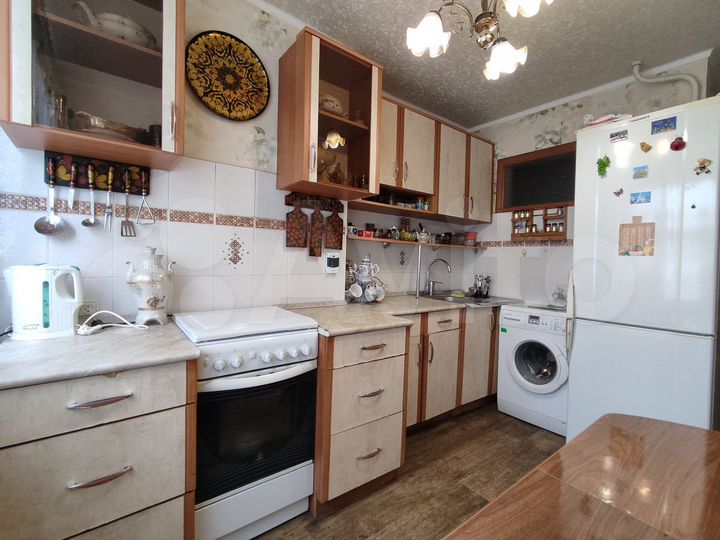 2-к. квартира, 50 м², 6/9 эт.