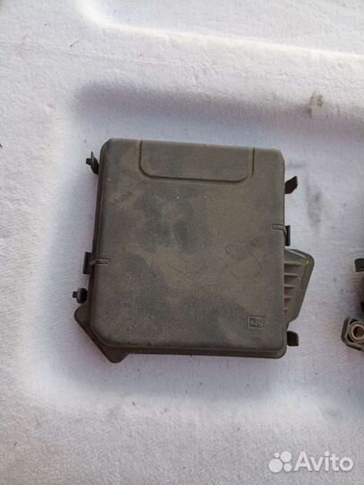 Рено Меган 3 корпус блока предохранителей