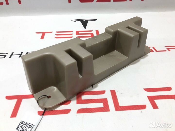 Кронштейн напольный 2-го ряда сидений Tesla рест