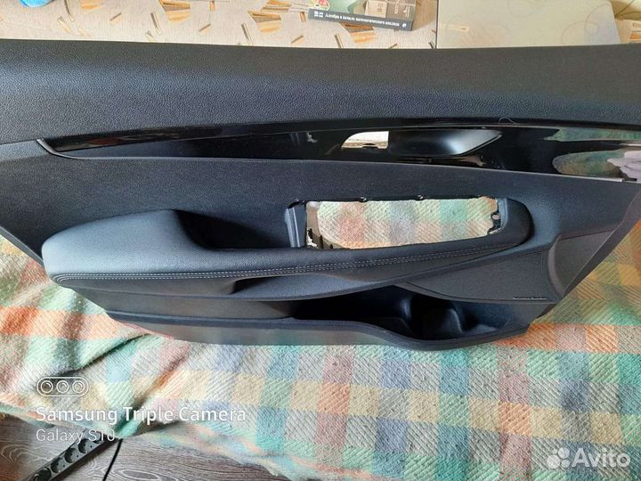 Обшивка двери Kia Sorento